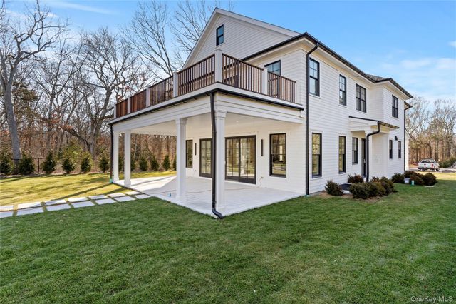 2590 Cox Neck Road, Mattituck, NY 11952