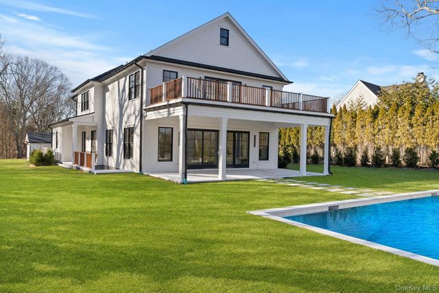 2590 Cox Neck Road, Mattituck, NY 11952