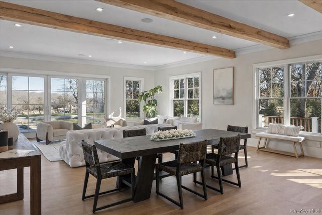 2590 Cox Neck Road, Mattituck, NY 11952