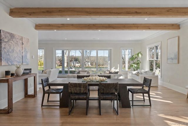 2590 Cox Neck Road, Mattituck, NY 11952