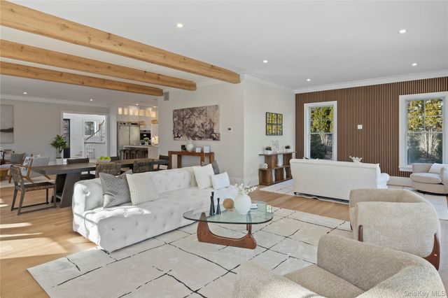 2590 Cox Neck Road, Mattituck, NY 11952