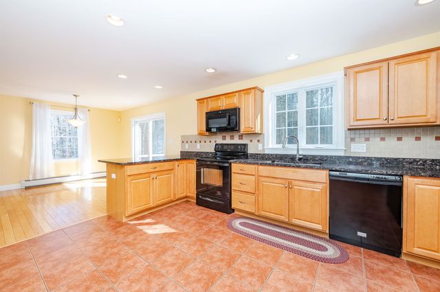 82 Ebony Drive, Rochester, NH 03867