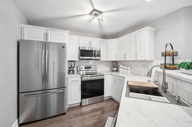 10120 Meredith Drive 9, Urbandale, IA 50322