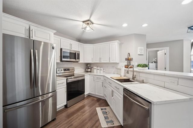 10120 Meredith Drive 9, Urbandale, IA 50322