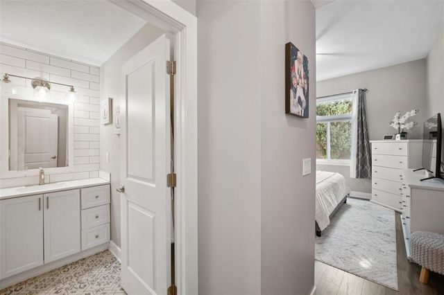 10120 Meredith Drive 9, Urbandale, IA 50322