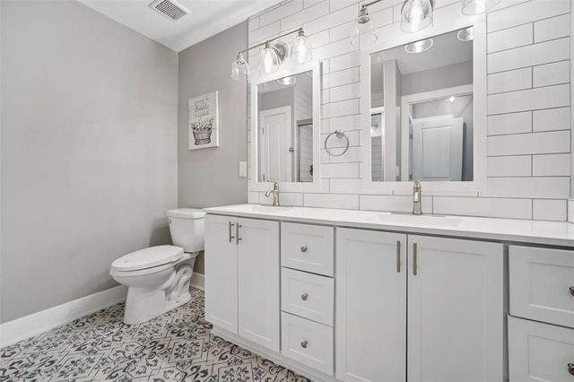 10120 Meredith Drive 9, Urbandale, IA 50322