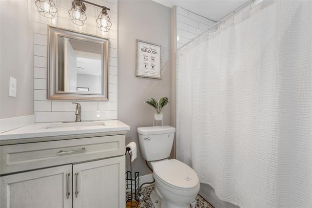 10120 Meredith Drive 9, Urbandale, IA 50322