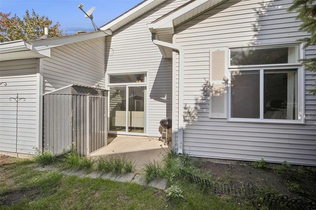 10120 Meredith Drive 9, Urbandale, IA 50322