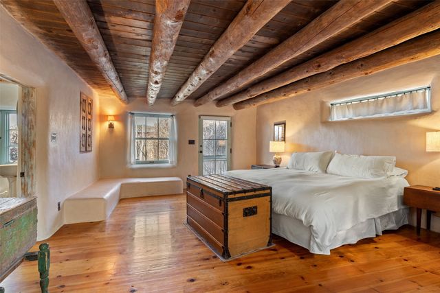 416 Apodaca Hill, Santa Fe, NM 87501