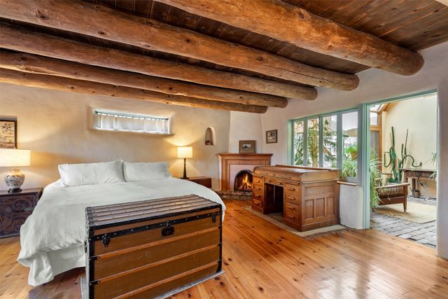 416 Apodaca Hill, Santa Fe, NM 87501