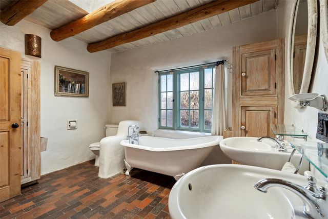 416 Apodaca Hill, Santa Fe, NM 87501