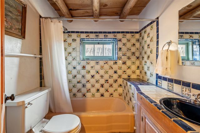 416 Apodaca Hill, Santa Fe, NM 87501