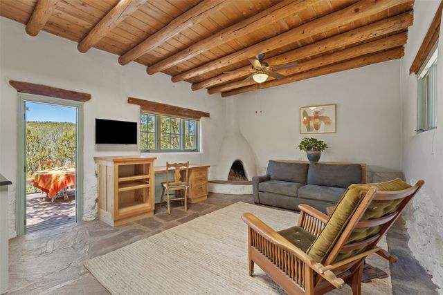 416 Apodaca Hill, Santa Fe, NM 87501