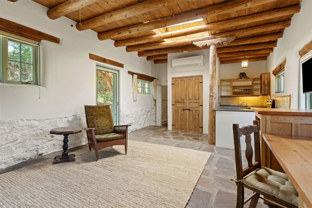 416 Apodaca Hill, Santa Fe, NM 87501