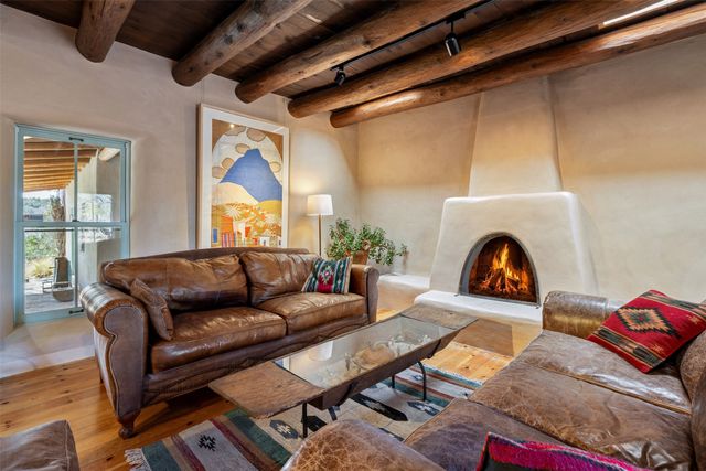 416 Apodaca Hill, Santa Fe, NM 87501