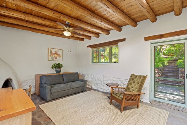 416 Apodaca Hill, Santa Fe, NM 87501