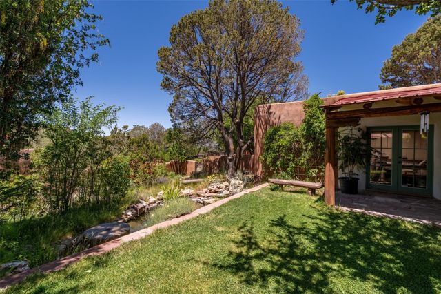 416 Apodaca Hill, Santa Fe, NM 87501
