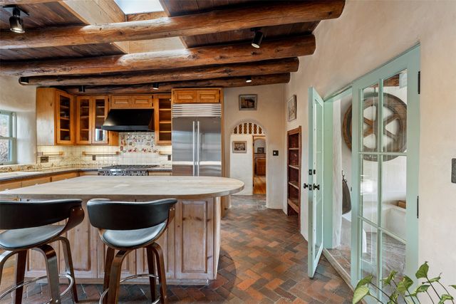 416 Apodaca Hill, Santa Fe, NM 87501