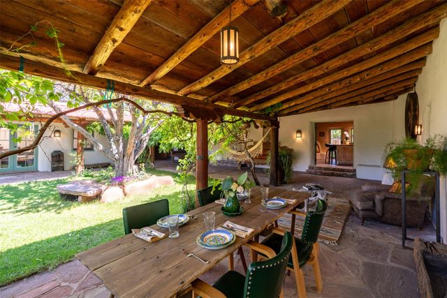 416 Apodaca Hill, Santa Fe, NM 87501