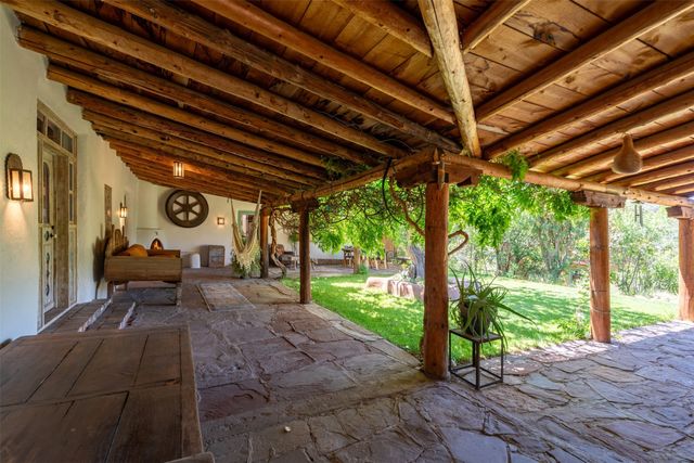 416 Apodaca Hill, Santa Fe, NM 87501