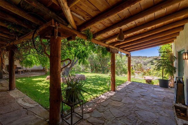 416 Apodaca Hill, Santa Fe, NM 87501
