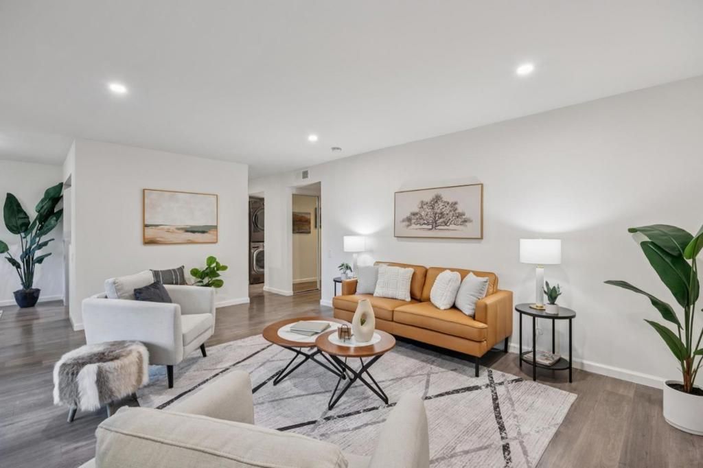 3350 La Mesa Drive 4, San Carlos, CA 94070