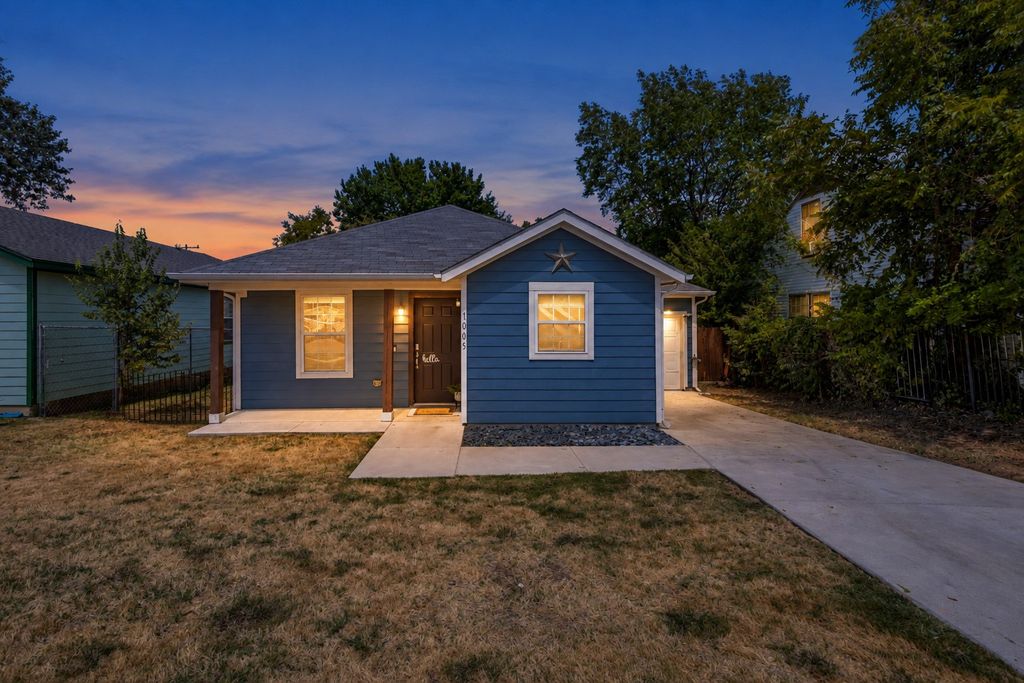 1005 E Harvey Avenue, Fort Worth, TX 76104 — exterior