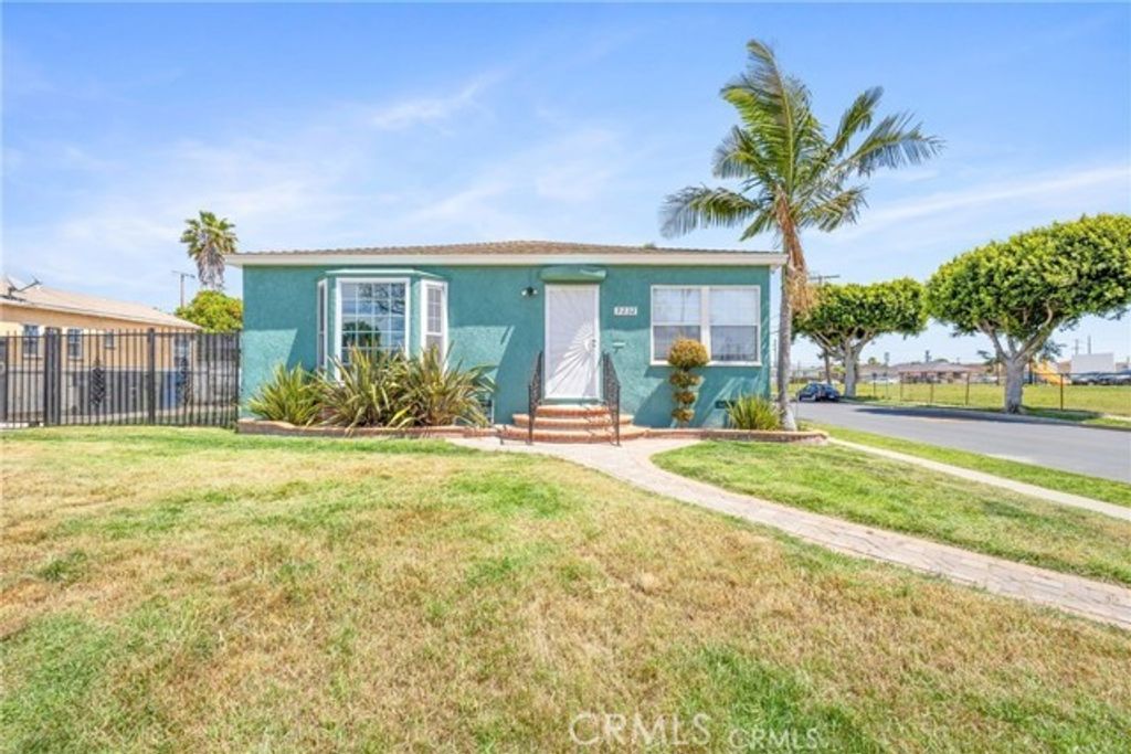 9232 S 7th Avenue, Inglewood, CA 90305