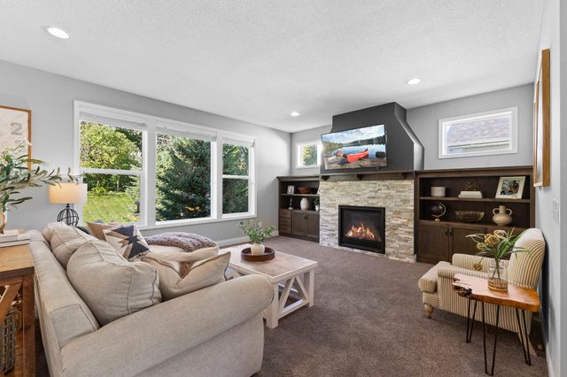9597 198th Street W, Lakeville, MN 55044