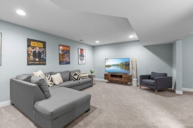 9597 198th Street W, Lakeville, MN 55044