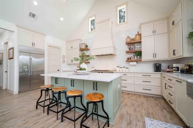 379 Private Road 2367, Mount Pleasant, TX 75455