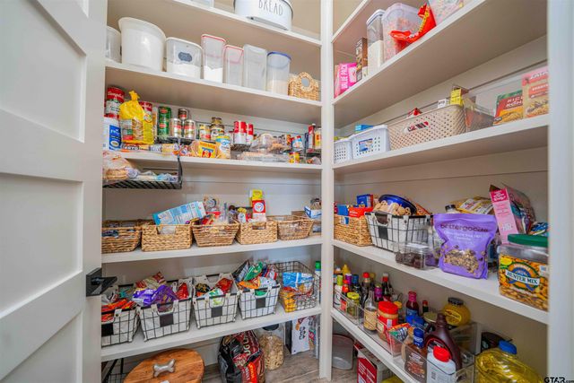 379 Private Road 2367, Mount Pleasant, TX 75455