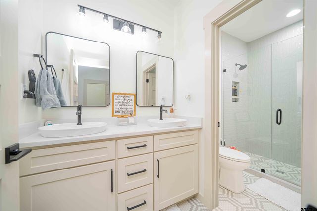 379 Private Road 2367, Mount Pleasant, TX 75455