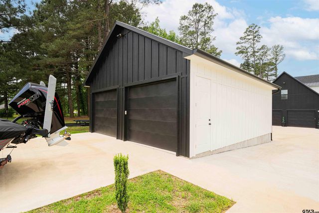 379 Private Road 2367, Mount Pleasant, TX 75455