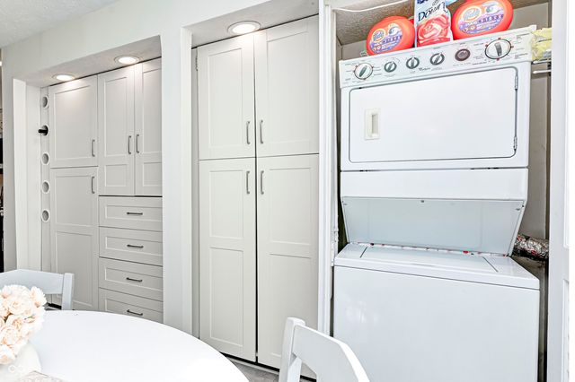 6707 Shore Island Drive, Indianapolis, IN 46220