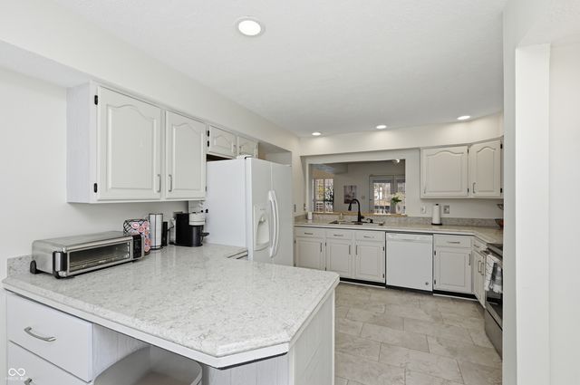 6707 Shore Island Drive, Indianapolis, IN 46220