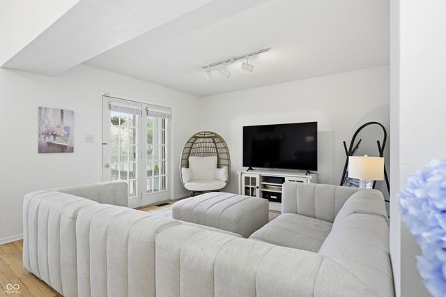 6707 Shore Island Drive, Indianapolis, IN 46220