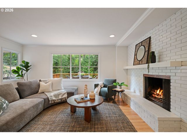 3000 WESTVIEW Ct, Lake Oswego, OR 97034
