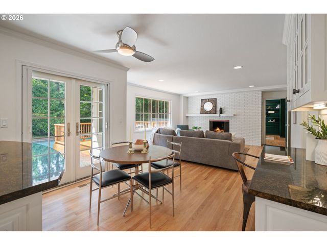 3000 WESTVIEW Ct, Lake Oswego, OR 97034