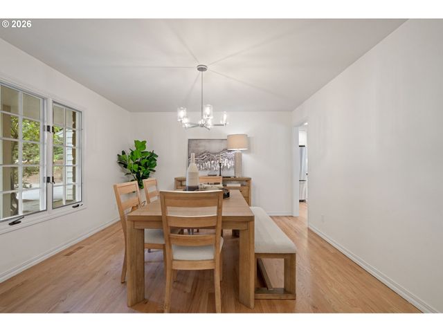 3000 WESTVIEW Ct, Lake Oswego, OR 97034