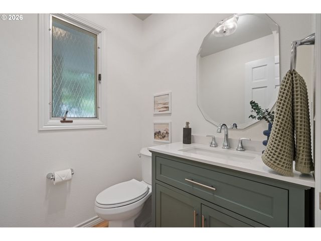 3000 WESTVIEW Ct, Lake Oswego, OR 97034