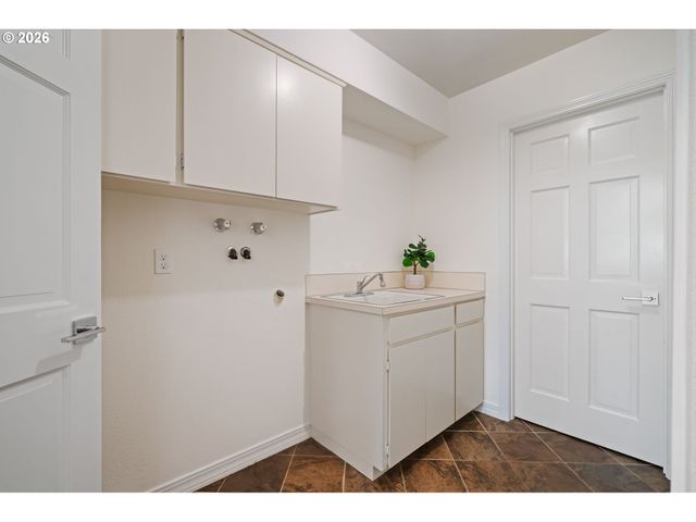 3000 WESTVIEW Ct, Lake Oswego, OR 97034