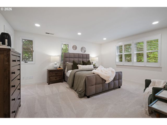3000 WESTVIEW Ct, Lake Oswego, OR 97034
