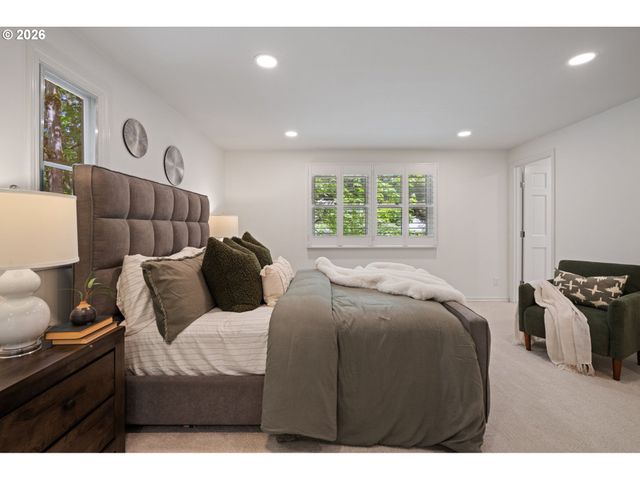 3000 WESTVIEW Ct, Lake Oswego, OR 97034