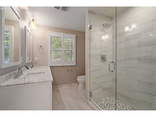3000 WESTVIEW Ct, Lake Oswego, OR 97034