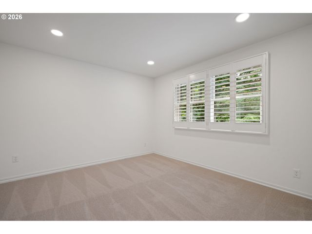 3000 WESTVIEW Ct, Lake Oswego, OR 97034