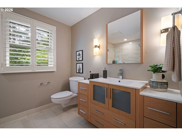 3000 WESTVIEW Ct, Lake Oswego, OR 97034