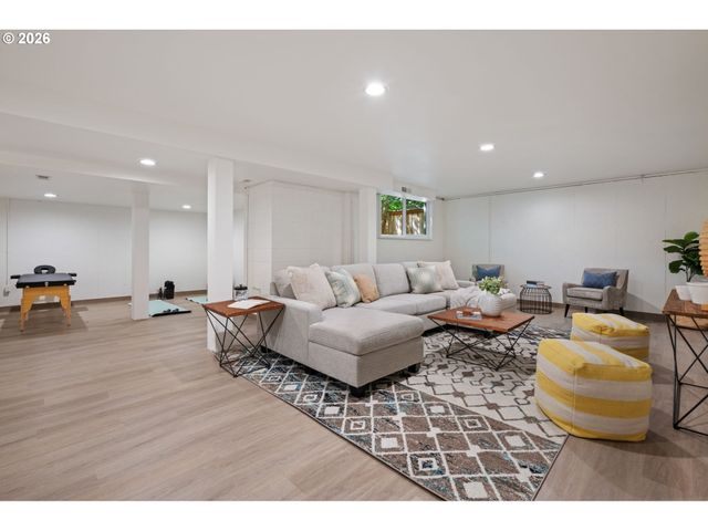 3000 WESTVIEW Ct, Lake Oswego, OR 97034