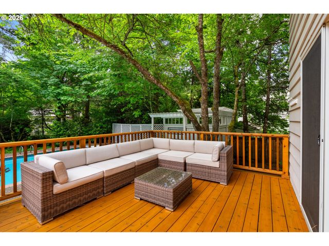 3000 WESTVIEW Ct, Lake Oswego, OR 97034