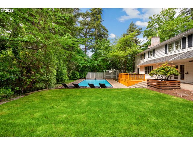 3000 WESTVIEW Ct, Lake Oswego, OR 97034